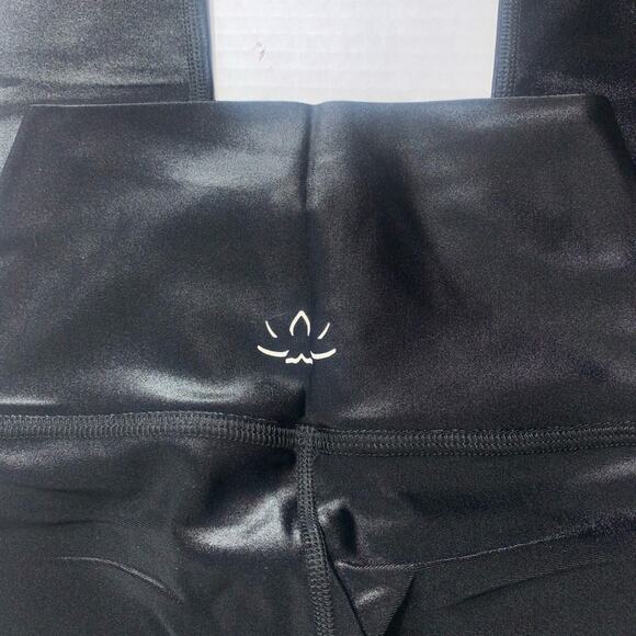BEYOND‎ YOGA Sportgloss High-Waisted Midi Legging. Black. XS - Picture 4 of 10